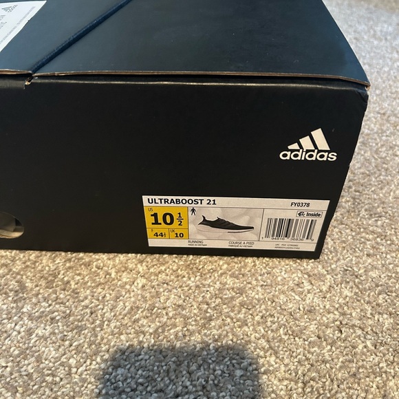 BRAND NEW ADIDAS ULTRABOOST 21 - Picture 2 of 2